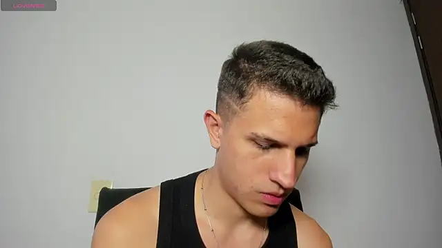 Snapshot of kevin_ahss chatting on July 7, 11:09 pm kevin ahss online show from July 7, 11:09 pm