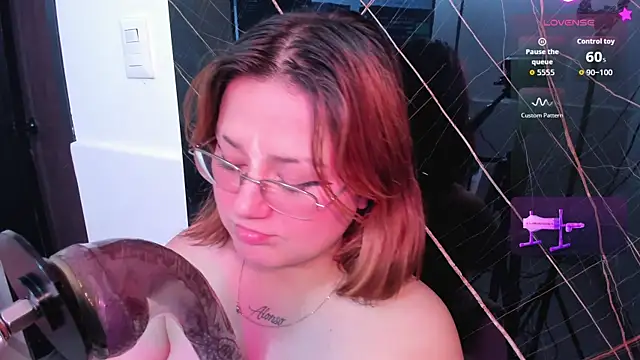 isa grey  online show from September 27, 9:20 pm