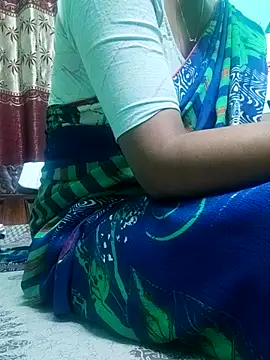 Snapshot of Apurvaa chatting on November 24, 11:32 am Apurvaa online show from November 24, 11:32 am