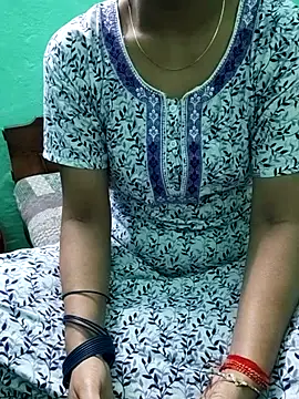 Snapshot of Apurvaa chatting on December 4, 4:05 pm Apurvaa online show from December 4, 4:05 pm