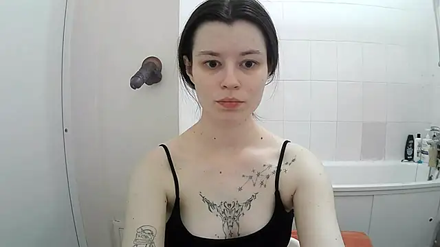 Snapshot of EdlinEngelby chatting on November 5, 7:25 pm EdlinEngelby online show from November 5, 7:25 pm