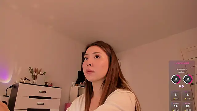 devaivy online show from February 18, 9:05 am