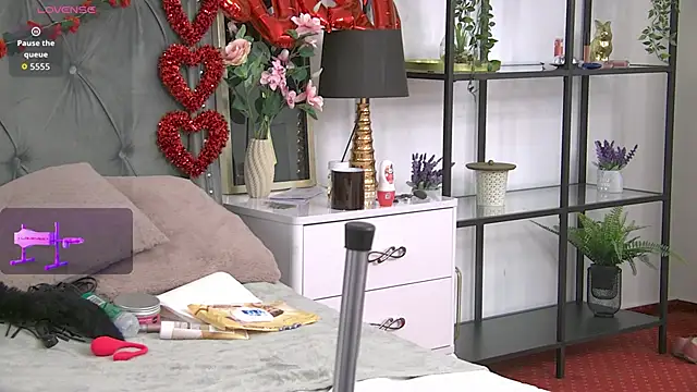 LolaButtie online show from February 27, 7:08 am