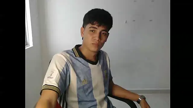 Snapshot of maximo_gomez chatting on September 24, 10:02 pm maximo gomez online show from September 24, 10:02 pm