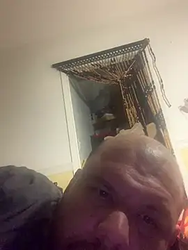 shakeweight online show from February 11, 6:51 am