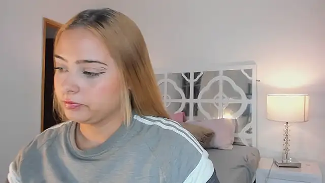 MikaelaStone online show from November 16, 12:33 pm