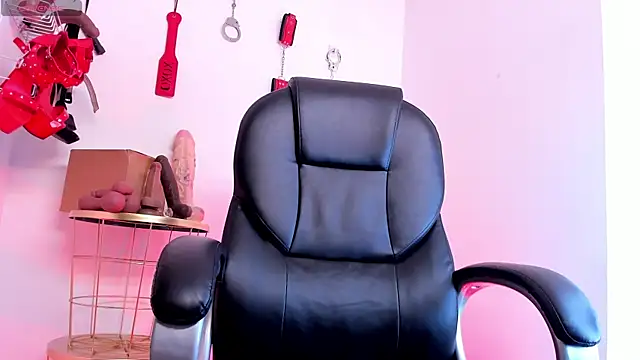 miss skarleth  online show from October 15, 11:54 am