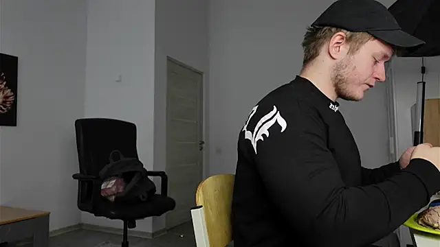 Snapshot of Richard_Dullas chatting on October 9, 12:03 pm Richard Dullas online show from October 9, 12:03 pm