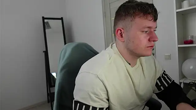 Snapshot of Richard_Dullas chatting on October 19, 5:30 am Richard Dullas online show from October 19, 5:30 am