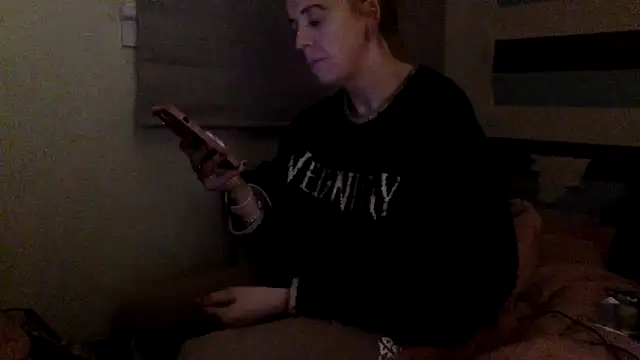 Bellababexox online show from May 15, 11:01 pm