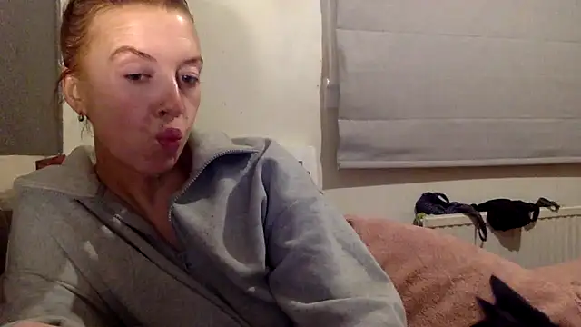 Snapshot of Bellababexox chatting on June 10, 12:11 am Bellababexox online show from June 10, 12:11 am