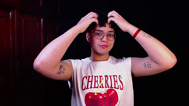 Snapshot of Danijungle chatting on December 2, 2:01 pm Danijungle online show from December 2, 2:01 pm