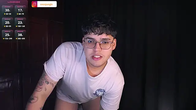 Snapshot of Danijungle chatting on December 3, 9:57 pm Danijungle online show from December 3, 9:57 pm