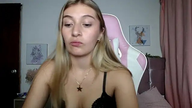 SophiaaLee online show from March 10, 11:43 pm