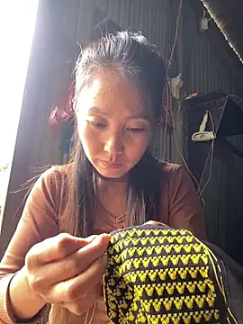 Snapshot of Huong-Ly chatting on October 8, 7:17 am Huong-Ly online show from October 8, 7:17 am