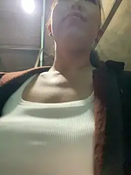 Snapshot of Huong-Ly chatting on October 15, 8:03 am Huong-Ly online show from October 15, 8:03 am