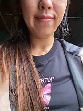 Snapshot of Huong-Ly chatting on October 26, 6:19 am Huong-Ly online show from October 26, 6:19 am