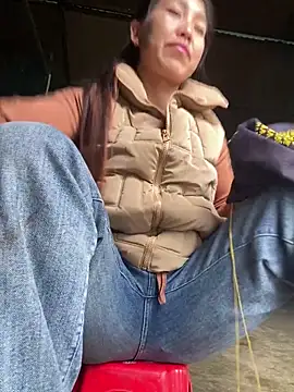 Snapshot of Huong-Ly chatting on November 5, 2:44 am Huong-Ly online show from November 5, 2:44 am