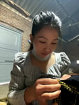 Snapshot of Huong-Ly chatting on November 18, 1:55 am Huong-Ly online show from November 18, 1:55 am