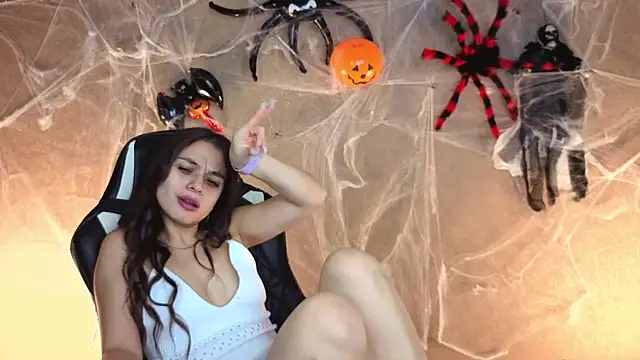 Leila Hefner online show from November 5, 2:55 am