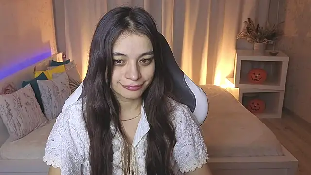 Leila Hefner online show from November 14, 2:43 am