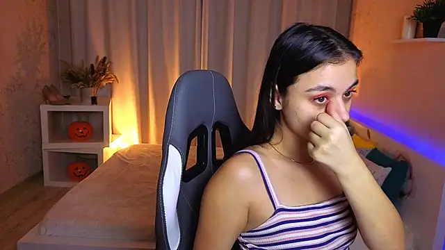 Leila Hefner online show from November 21, 3:16 am