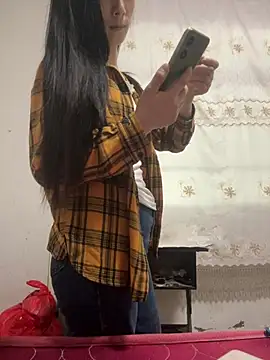 crhong666 online show from April 12, 12:37 am