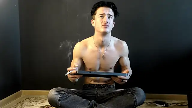 Snapshot of SirReed chatting on January 18, 9:57 am SirReed online show from January 18, 9:57 am