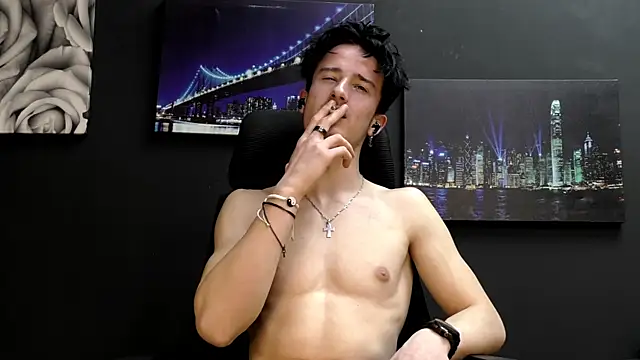 Snapshot of SirReed chatting on February 7, 10:08 am SirReed online show from February 7, 10:08 am