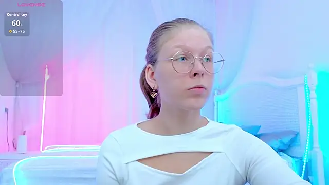 Lilly Belly online show from September 19, 2:29 pm