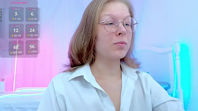 Lilly Belly online show from September 20, 1:23 pm