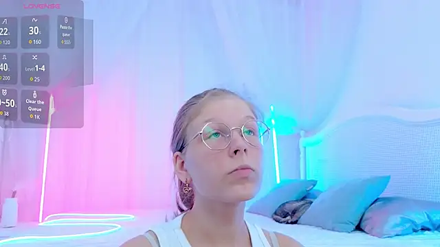 Lilly Belly online show from September 23, 1:25 pm