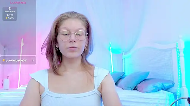 Lilly Belly online show from September 26, 11:58 am