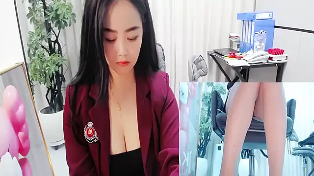 Snapshot of Eileen-L chatting on February 27, 5:07 am Eileen-L online show from February 27, 5:07 am