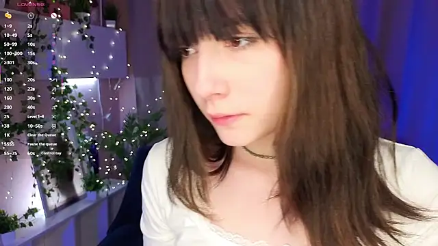 Snapshot of Honeey_Beee chatting on November 7, 3:45 pm Honeey Beee online show from November 7, 3:45 pm