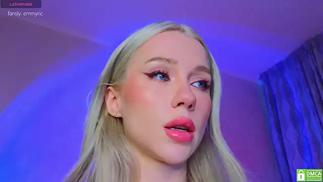 KittenFang online show from March 26, 11:27 am