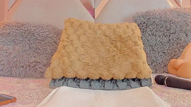 anni honeyriveras online show from September 13, 12:10 am