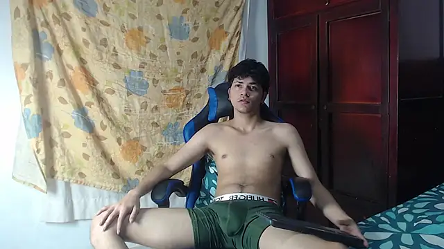 alice julls online show from May 30, 5:43 pm