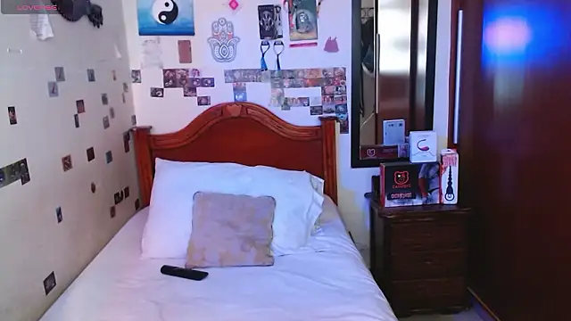 DannyPhantom555 online show from March 6, 7:54 pm