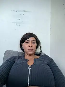 Snapshot of LuckyKhloe chatting on October 29, 11:45 am LuckyKhloe online show from October 29, 11:45 am