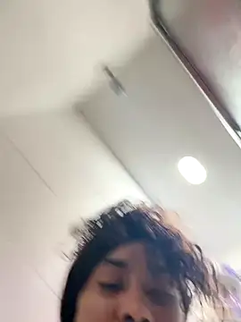 Snapshot of LuckyKhloe chatting on November 4, 3:27 am LuckyKhloe online show from November 4, 3:27 am