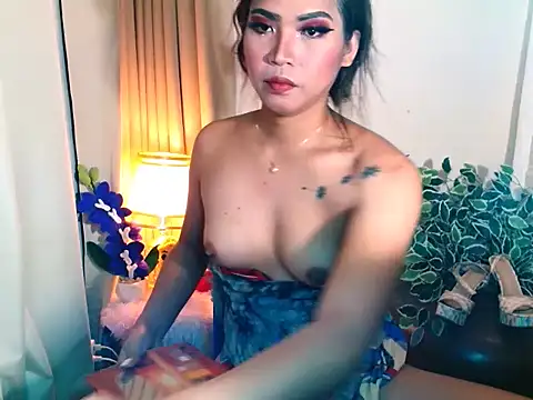 Gwensweetcum online show from April 14, 8:26 pm