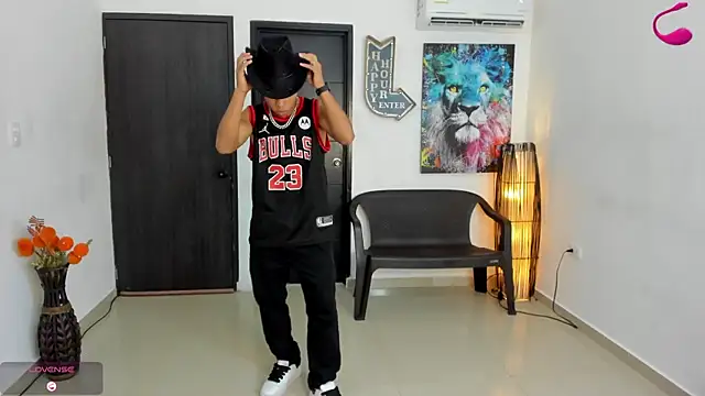 Snapshot of Playhardsex_ chatting on November 14, 11:02 pm Playhardsex online show from November 14, 11:02 pm