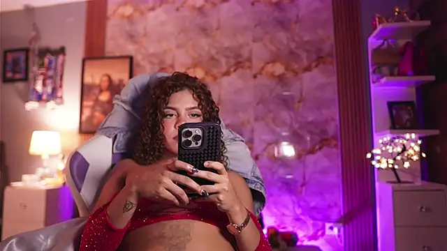 hannachris- online show from November 21, 11:25 pm