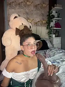 hannachris- online show from March 16, 11:20 pm