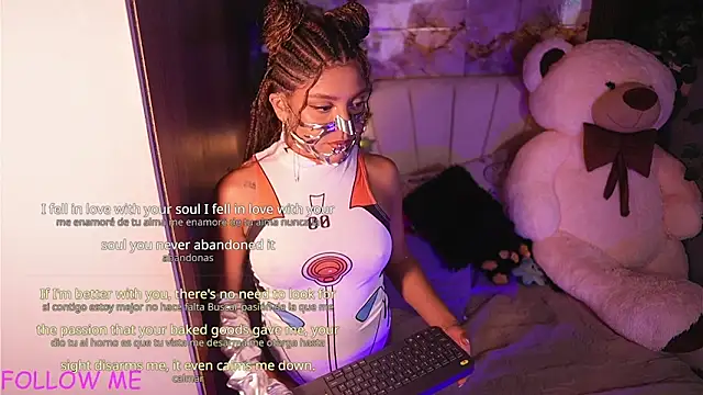 hannachris- online show from April 13, 12:49 am