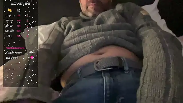 Hotdaddy4u136 online show from November 1, 3:58 pm