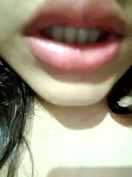 Hott Muskan online show from September 15, 7:14 pm