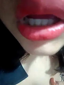 Hott Muskan online show from March 24, 6:46 pm