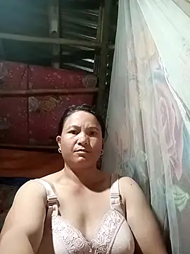 Snapshot of Love-Mama33 chatting on September 11, 10:48 am Love-Mama33 online show from September 11, 10:48 am